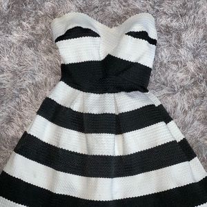 EXPRESS! Strapless dress
